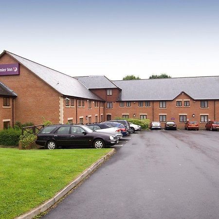Premier Inn Chorley North ภายนอก รูปภาพ