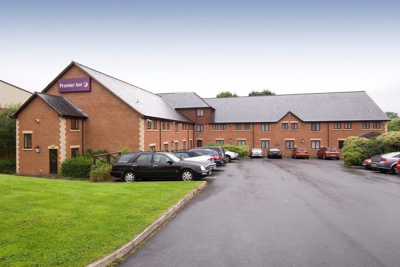 Premier Inn Chorley North ภายนอก รูปภาพ