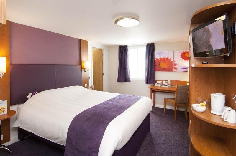 Premier Inn Chorley North ภายนอก รูปภาพ